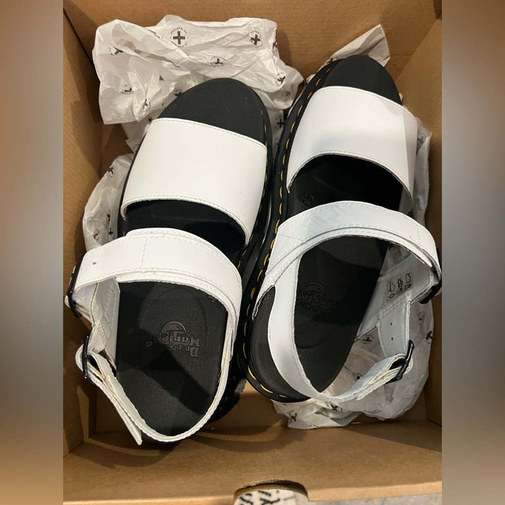 Dr. Martens Voss White Leather Bold Sandal, Sz 8 - Picture 4 of 5